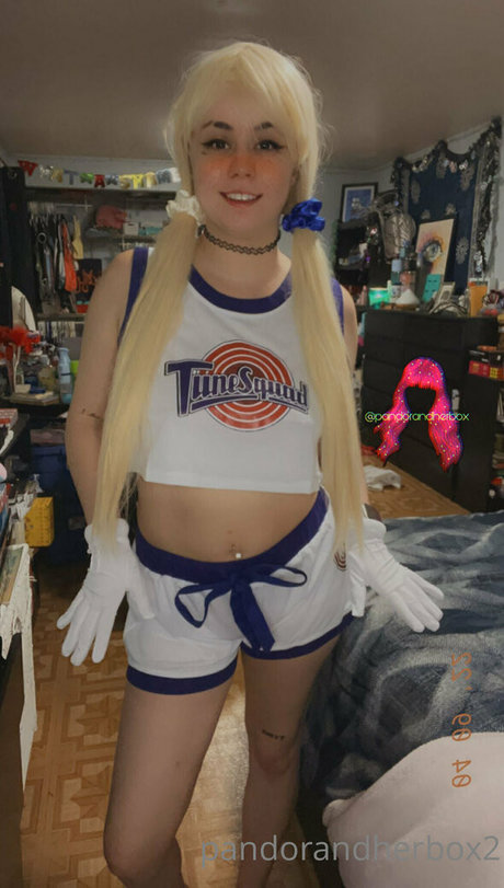 pandorandherbox2 onlyfans sexy