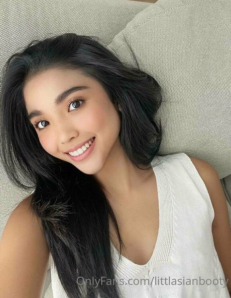 littlasianbooty onlyfans model