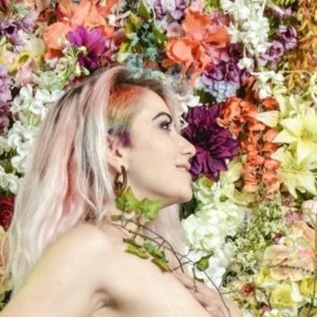 Valerie wagg Profile pic