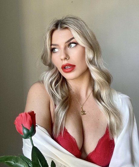 kyliefoland nude on onlyfans