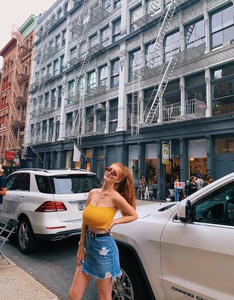 emilyyfiore onlyfans sex