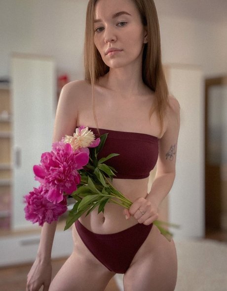 lily mint boobs onlyfans