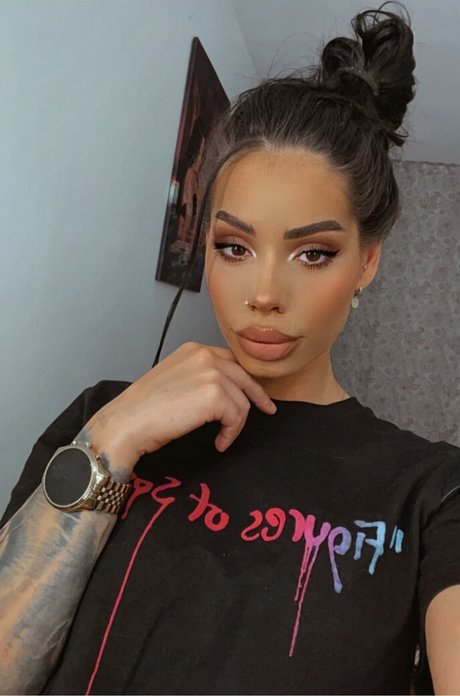 Patrisia Grebelnaia onlyfans leak xxx