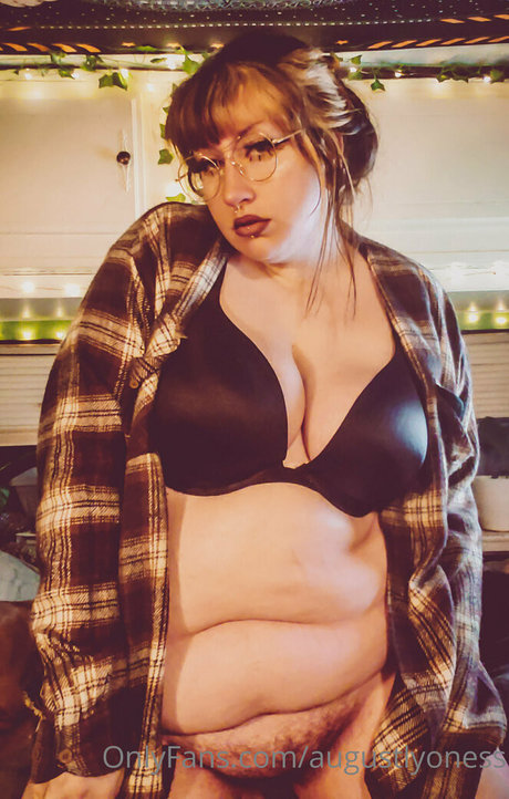 augustlyoness onlyfans xxx
