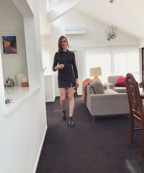 Alice In Wonder1and leaked onlyfans naked