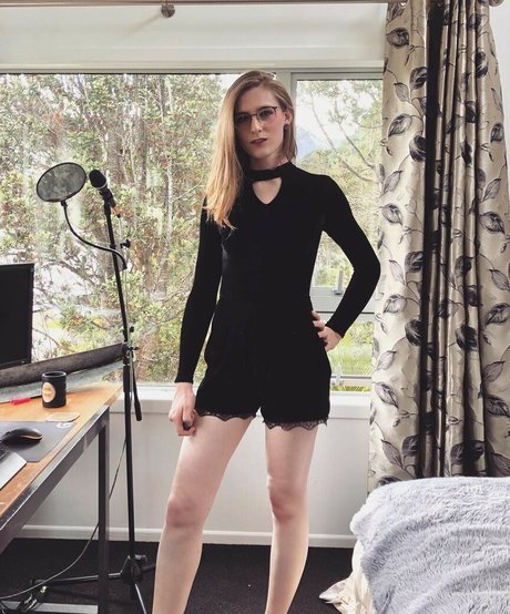 Alice In Wonder1and onlyfans de