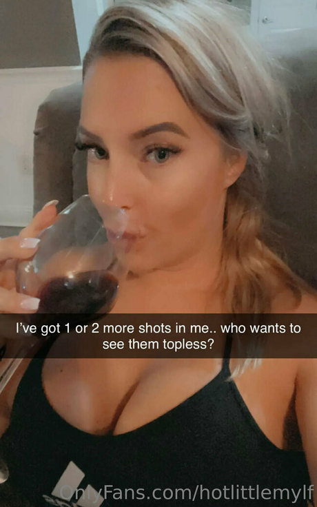 hotlittlemylf onlyfans naked leak
