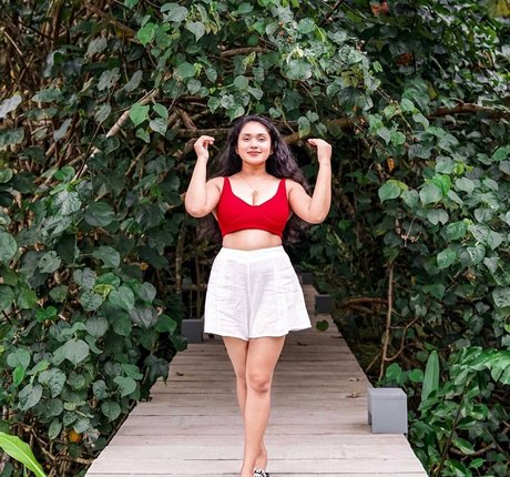 Nimesha Jayarathne nude onlyfans pics