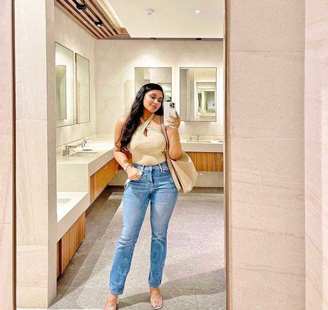 Nimesha Jayarathne only fans leak nude