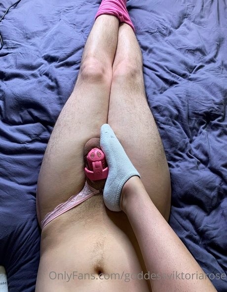 goddessviktoriarose onlyfans strip tease