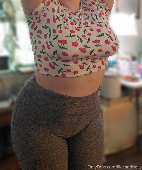 lilacandholly nude onlyfans leak