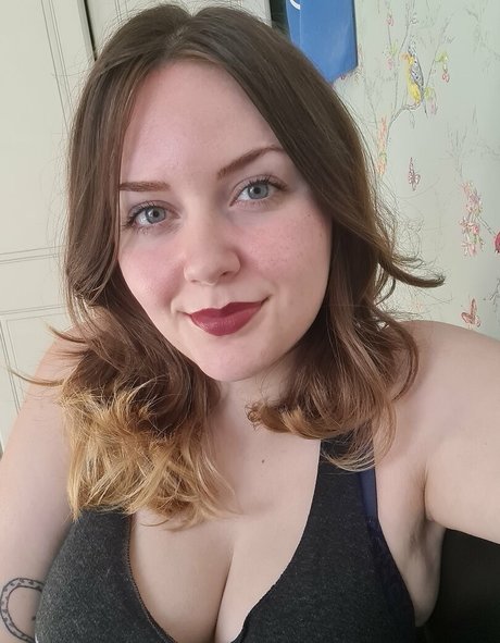 Chloe Holt only fans leak