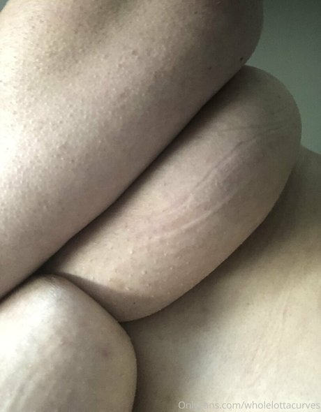 wholelottacurves nude onlyfans leaked