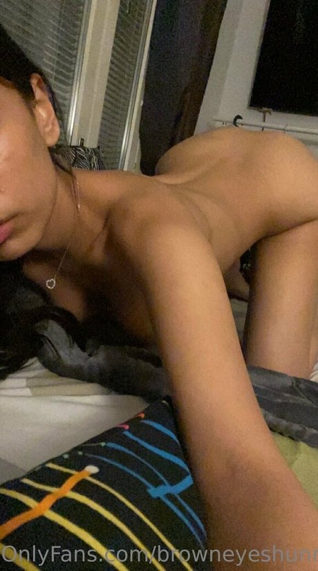 browneyeshunnybunny onlyfans striptease