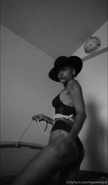 liqweedacid naked only fans