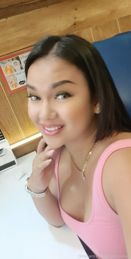 amyamorevip only fans nude