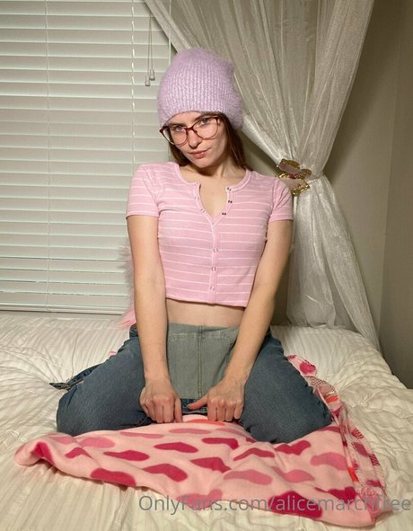 alicemarchfree leaked nude onlyfans