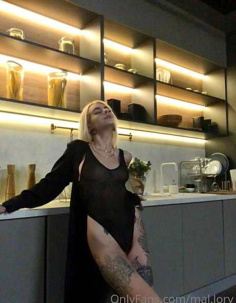 mal lory onlyfans strip tease