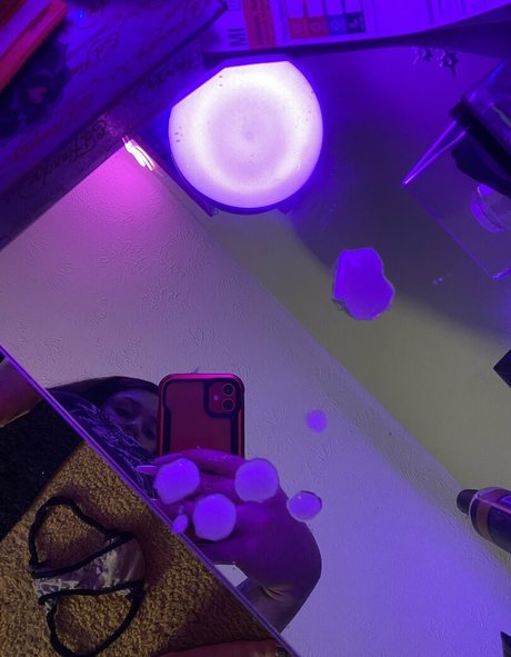 nicolesv21 onlyfans pictures