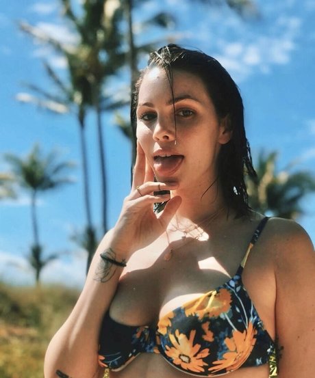 Rose Villain onlyfans explicit content