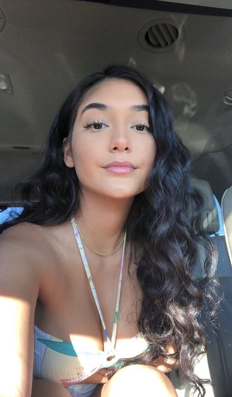 Chloe Medina onlyfans leak xxx