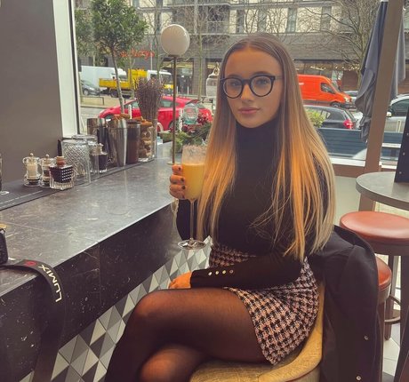 Olivia Robertson nude leaked onlyfans