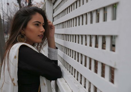 Sukh Bains onlyfans nudes leak