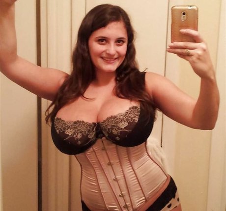 Avery Harwood onlyfans leaked pictures