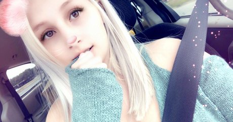 xoxbuttonsbabee onlyfans fotos