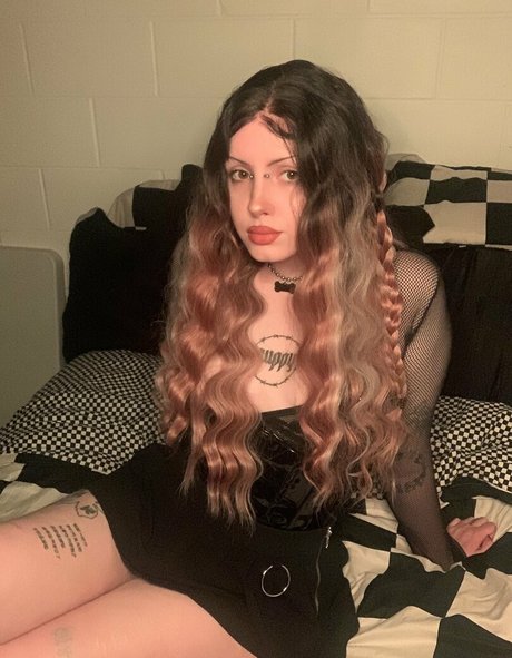 gothbabybrat onlyfans nsfw
