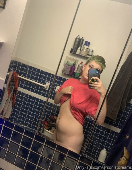 arsonistdreams onlyfans nude