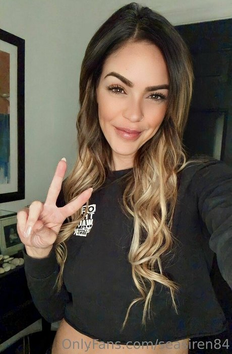 seasiren84 onlyfans model images