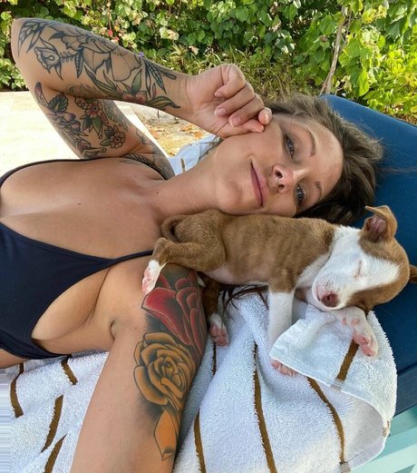 Christine Cote onlyfans public photos