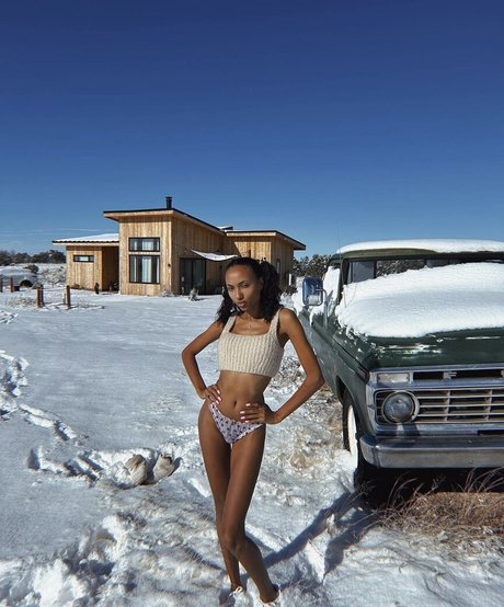 Mary Senn onlyfans images