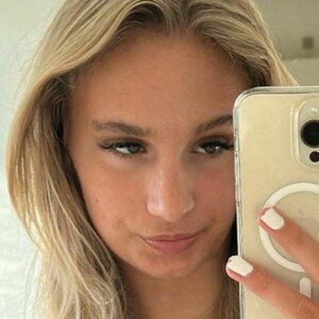 Cecilie Hoyer onlyfans leaks.