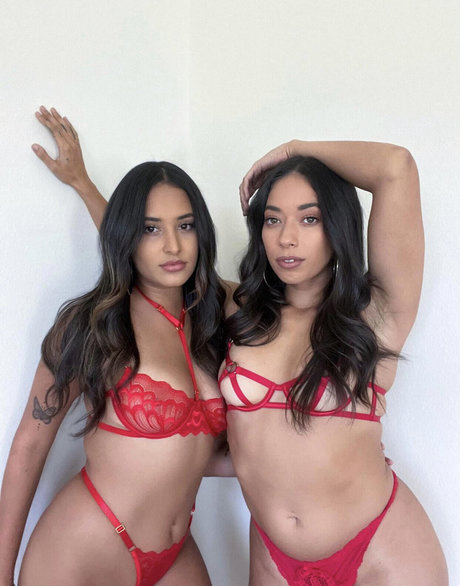 Kassandra Lee onlyfans striptease