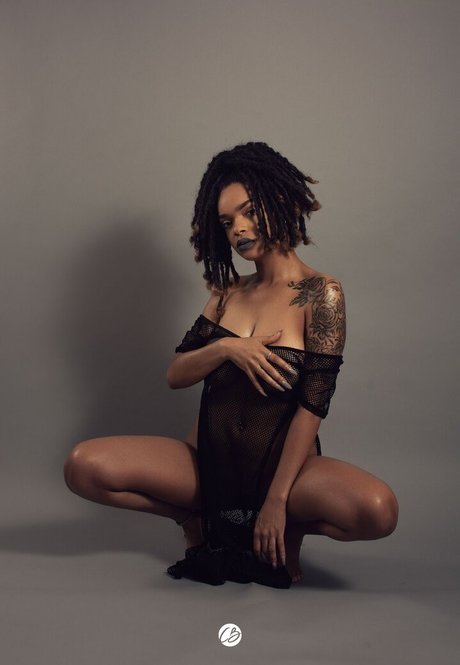 Feistybadazz onlyfans nude pics