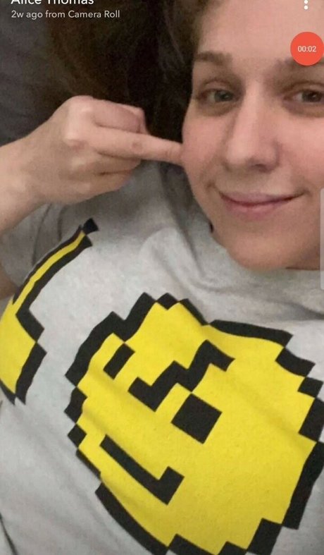 Alice Thomas onlyfans leakes