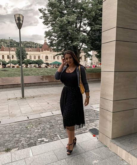 Emina Jahi only fans photos