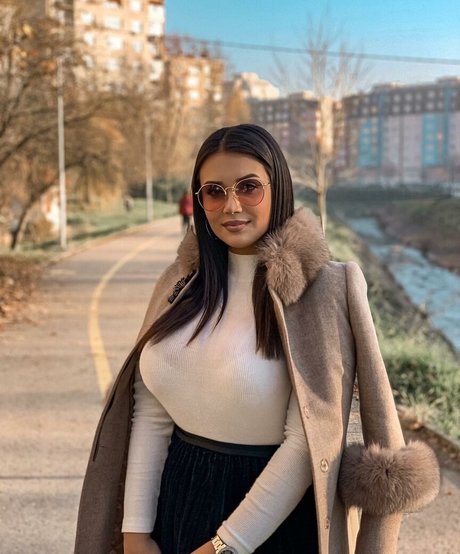 Emina Jahi naked onlyfans leak