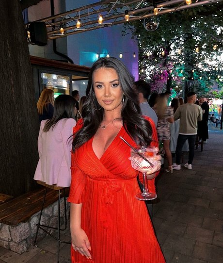 Emina Jahi onlyfans pics