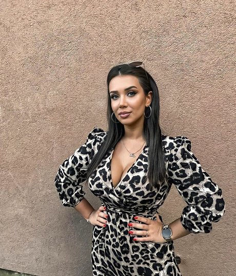 Emina Jahi onlyfans leaks sex