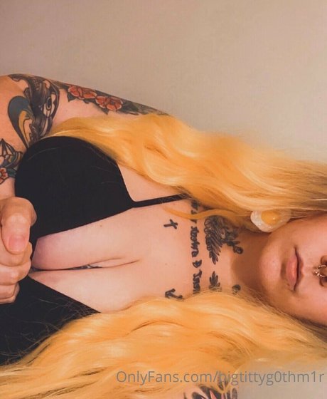 bigtittyg0thm1r onlyfans free