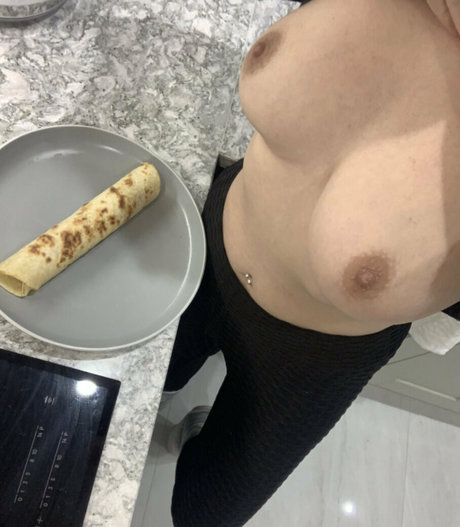 milfcharlieerose3 onlyfans posts