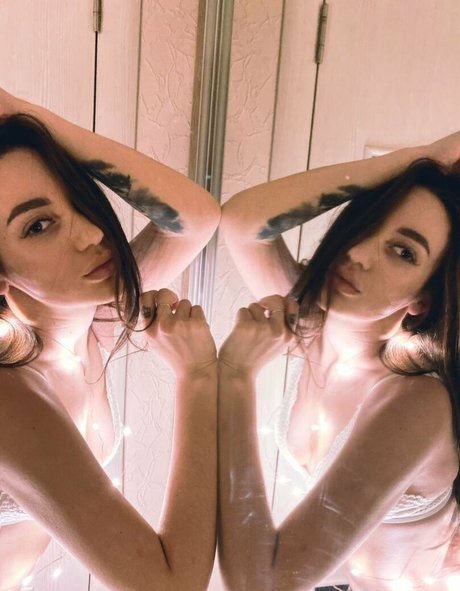 anyalove2 onlyfans model photos