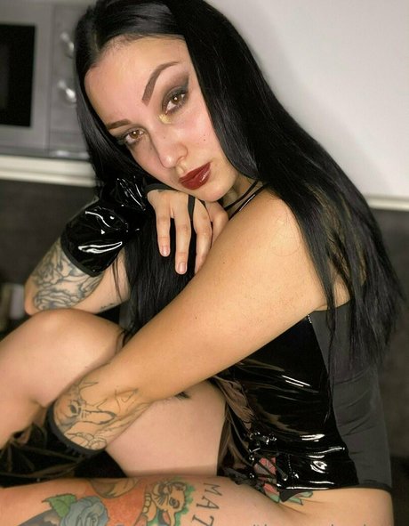 thornesharlotte onlyfans model photo