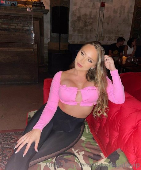 ajapplegatevip on onlyfans