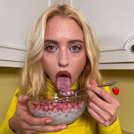 brown onlyfans pretty pics