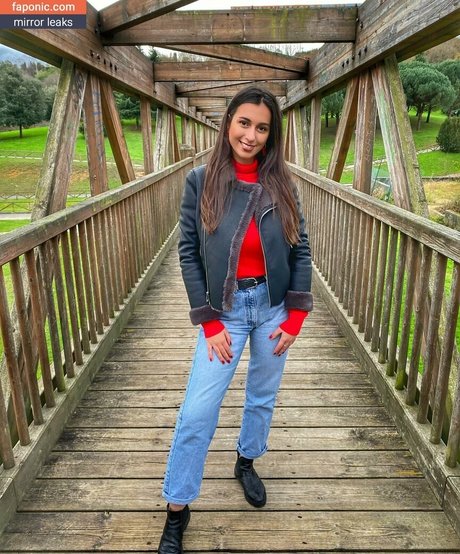 Giulia Daqna nudes model photos