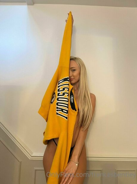 Frances Bentley xxx model photo